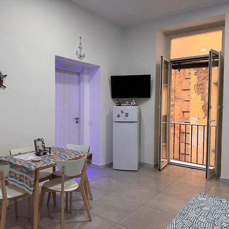Casa Vacanze La Fenice ナポリ エクステリア 写真